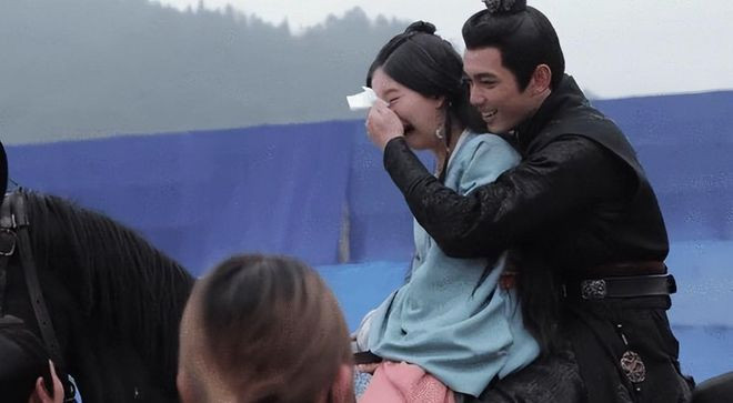 Biểu cảm sượng trân của Ngô Lỗi khi nói chuyện với Triệu Lộ Tư: Rõ là đã không ưa nhau từ lâu! Ảnh 3