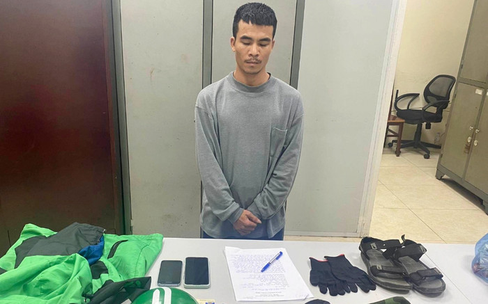 Sau khi ra tù, thanh niên rủ bạn đột nhập vào UBND phương ở Hà Nội rồi làm điều không tưởng Ảnh 2