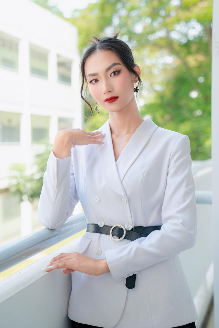 Ngắm nhìn nhan sắc của Top 20 Miss HUTECH 2023 trước thềm Chung kết Ảnh 21