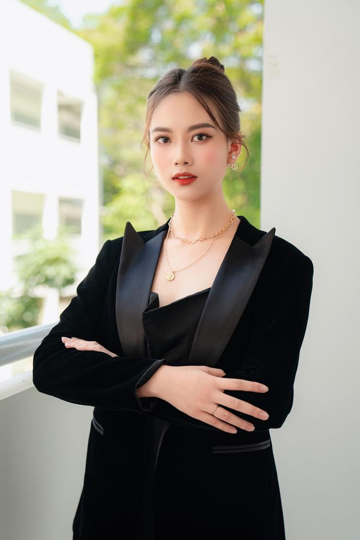 Ngắm nhìn nhan sắc của Top 20 Miss HUTECH 2023 trước thềm Chung kết Ảnh 16