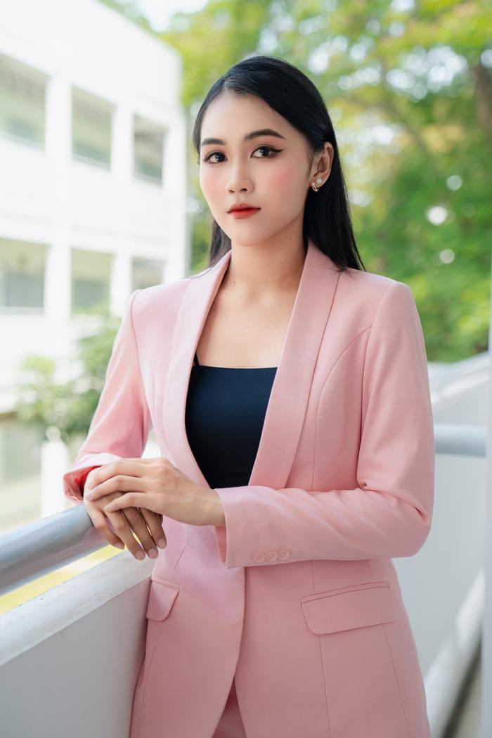 Ngắm nhìn nhan sắc của Top 20 Miss HUTECH 2023 trước thềm Chung kết Ảnh 20