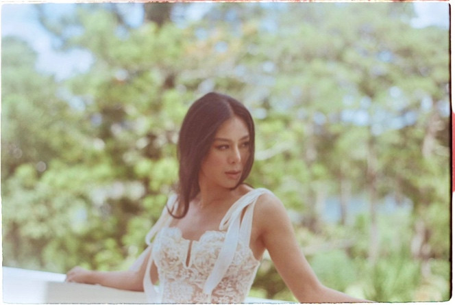 Nam Thư quyến rũ trong bộ ảnh mới.