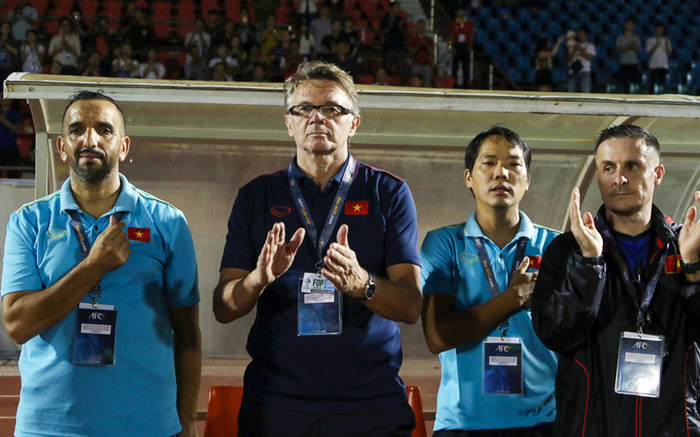 HLV Troussier nói V.League chỉ đá 4 trận trong vài tháng, hay chuyện hoãn giải làm khó ĐTQG? Ảnh 2