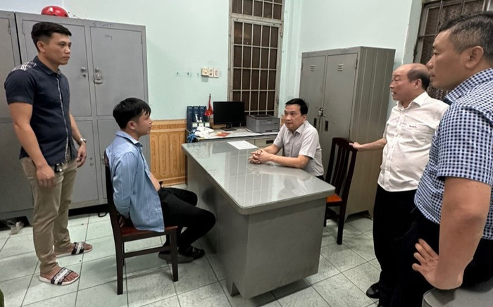 Bé 4 tuổi bị người đàn ông dùng xăng khống chế dọa tự thiêu vì lý do bất ngờ Ảnh 2