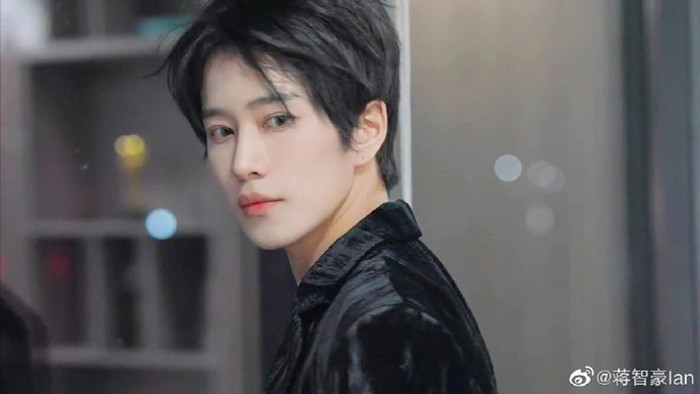 Tưởng Trí Hào biến mất khỏi showbiz 7 tháng qua để điều trị căn bệnh quái ác.