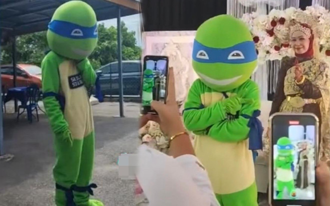 Cải trang thành Ninja Rùa đến dự đám cưới bạn gái cũ, chàng trai khiến tất cả xót lòng khi cởi lớp mặt nạ Ảnh 2