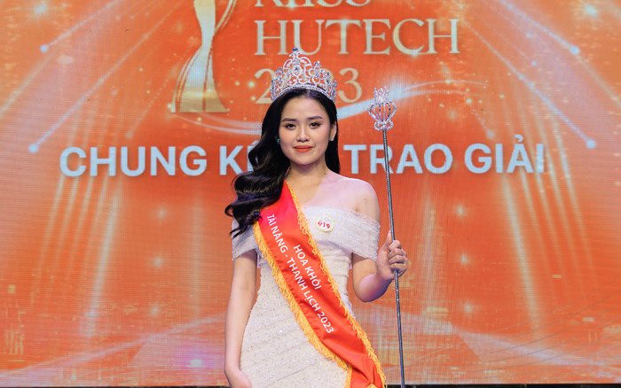 Người đẹp Nguyễn Thị Tuyết Nhung xuất sắc đăng quang Miss HUTECH 2023 Ảnh 2