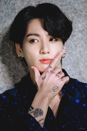 Jungkook công khai xăm hình ở cánh tay nhưng vẫn được người hâm mộ yêu thích