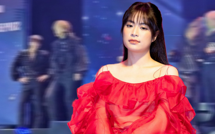 Nhóm nhạc nổi tiếng Hàn Quốc đến Việt Nam nhảy See Tình, Hoàng Thùy Linh phản ứng ra sao? Ảnh 2