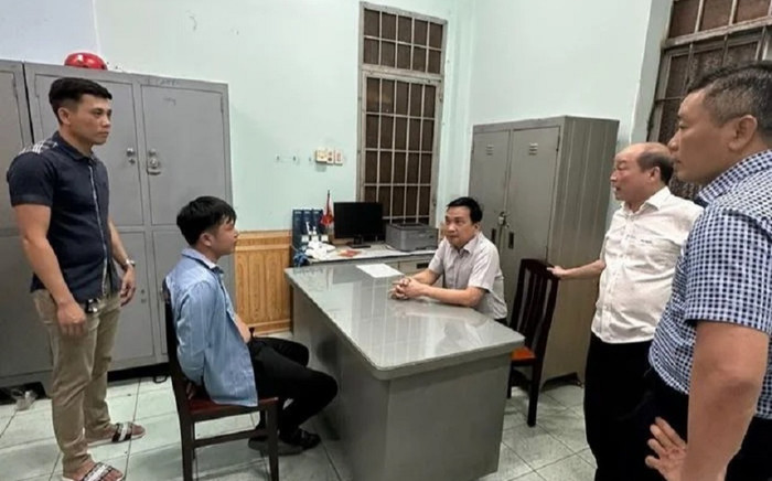 Lời khai của người đàn ông dùng xăng khống chế dọa tự thiêu bé trai 4 tuổi Ảnh 2