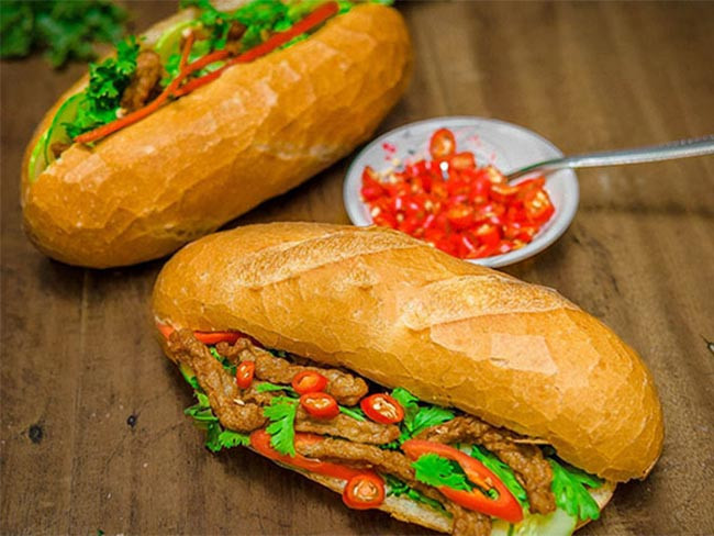 Sáu kiểu bánh mì phổ biến cho buổi sáng no bụng ở Sài Gòn Ảnh 3