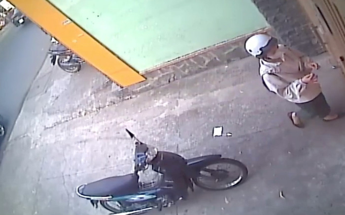 Ăn mặc lịch sự, đi ô tô vào phòng trọ cướp máy tính xách tay Ảnh 2