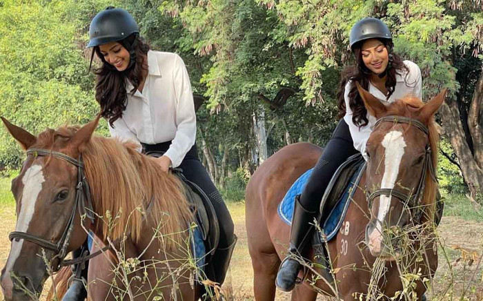 Miss Universe 2021 Harnaaz Sandhu đăng ảnh cũ hoài niệm, netizen khen: Thời điểm nào cũng đẹp nức nở Ảnh 2