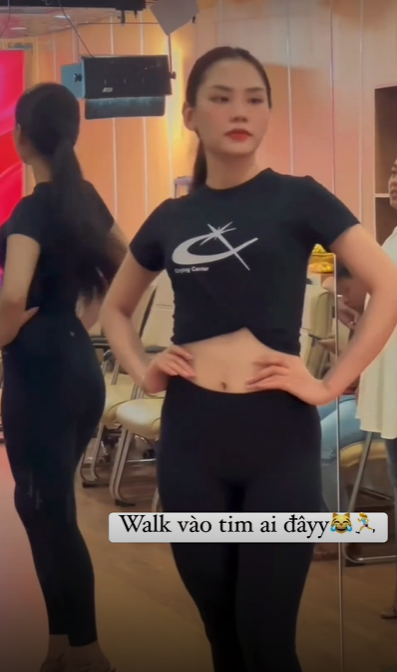 Bận rộn training thi Miss World, Hoa hậu Mai Phương không quên 'thả thính': Walk vào tim ai đây? Ảnh 1