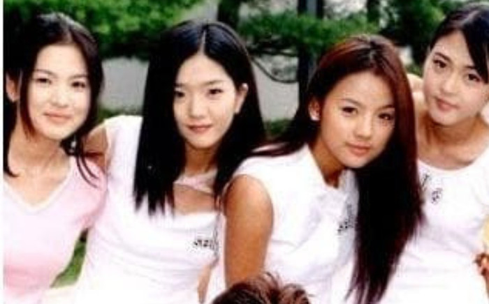 Song Hye Kyo nổi tiếng xinh đẹp nhưng cũng phải lép vế trước đàn chị quyến rũ này Ảnh 2