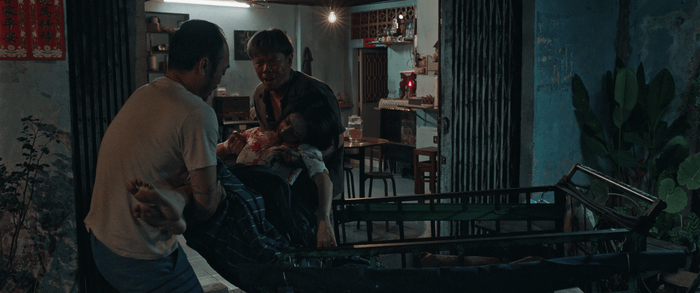 Mạnh (Tiến Luật) xuất hiện bí ẩn.