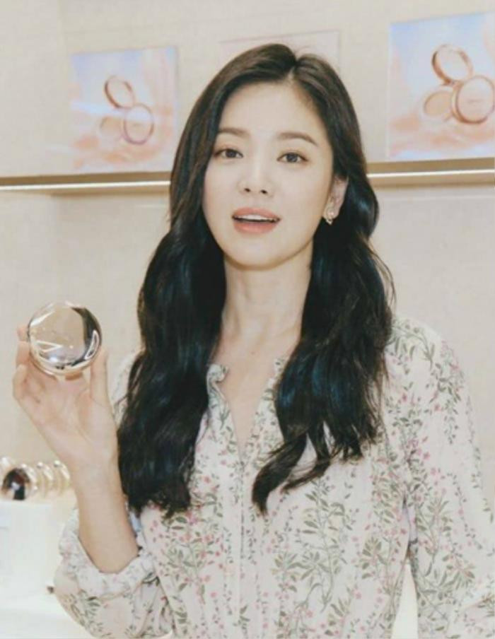 Song Hye Kyo bất ngờ 'đánh bại' Kim Tae Hee và Park Min Young, lấn át cả Jun Ji Hyun lẫn Park Shin Hye Ảnh 2