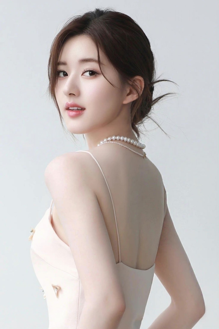 Triệu Lộ Tư…