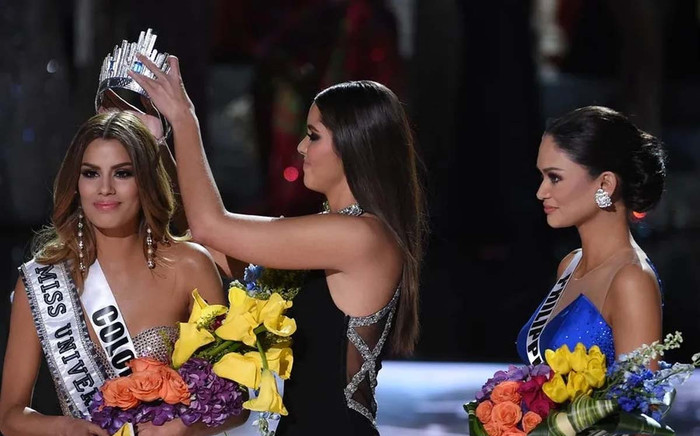 Những 'lần đầu tiên' chấn động tại Miss Universe: 'Ê chề' nhất là màn trao nhầm vương miện Ảnh 2