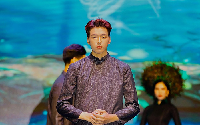 Nam sinh vừa nhận danh hiệu 'Đại sứ Áo dài' đã xin trả lại vì vướng vào ồn ào kỳ thị cộng đồng LGBT Ảnh 2