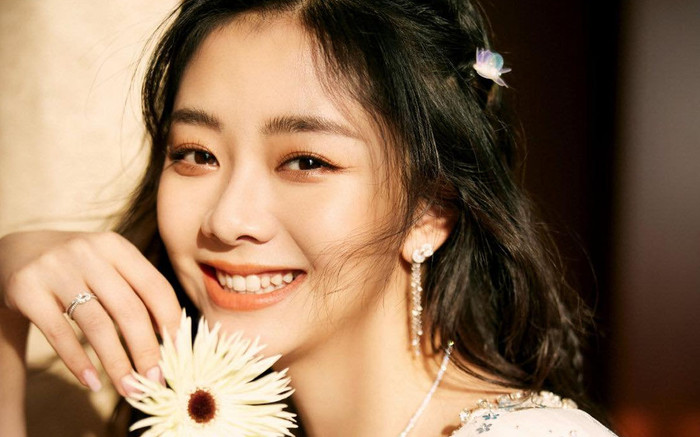 Đàm Tùng Vận bất ngờ thông báo kết hôn, còn tung luôn bộ ảnh cưới cực ngọt Ảnh 2