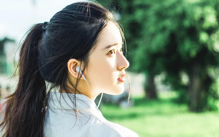 Hết Địch Lệ Nhiệt Ba, đến lượt Triệu Lộ Tư được khen giống nữ chính trong truyện ngôn tình Ảnh 2