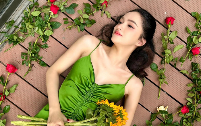 Hương Giang tự 'đu trend' chính chủ, khéo khoe vẻ đẹp quyến rũ Ảnh 2