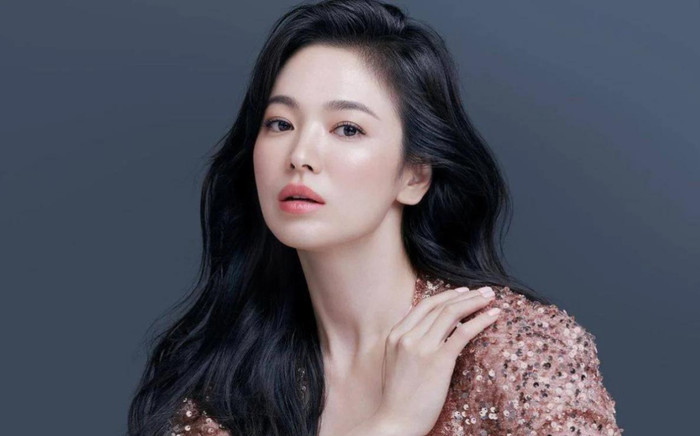 Một diễn viên đình đám Hàn Quốc công khai tình cảm với Song Hye Kyo Ảnh 2