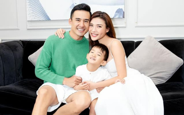 Thuý Diễm để lộ vết rạn trên bụng, từng tổn thương vì đánh mất vòng eo thời con gái Ảnh 2