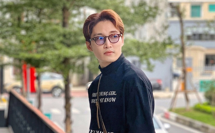 Đăng đàn than vãn, Đình Tú hớ miệng tiết lộ chuyện được tặng biệt thự 'khủng' Ảnh 2