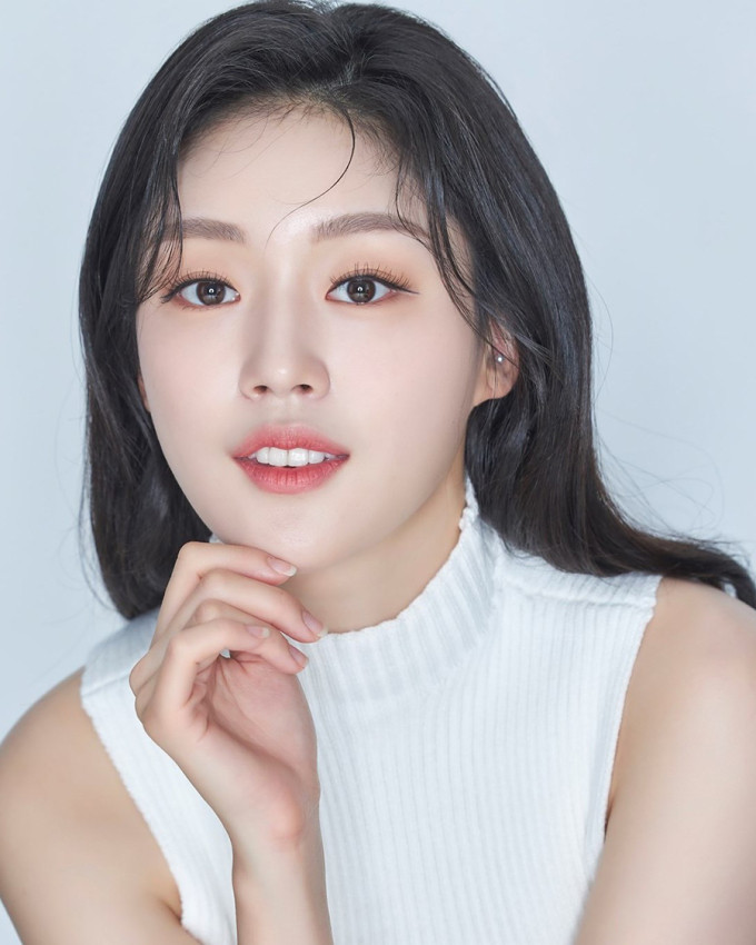 Hoa hậu xinh đẹp Hàn Quốc công khai 'u mê' Hoàng Thùy Linh, thừa nhận 'See tình' quá rồi! Ảnh 1