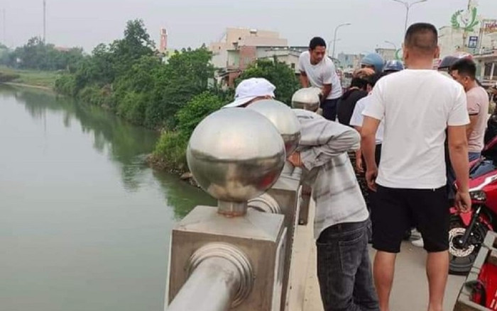 Để lại thư 'gửi vợ yêu' ở cầu, người đàn ông khiến dân tình tá hỏa nhưng phía sau là sự thật không ai ngờ Ảnh 2