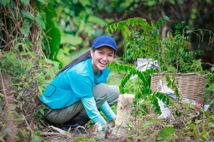  H'Hen Niê lí giải nguyên nhân luôn tràn đầy sức sống dù tất bật 'chạy show' Ảnh 4