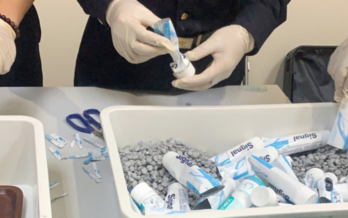 Các nữ tiếp viên cung cấp tin nhắn trao đổi thỏa thuận số tiền công được trả gây bất ngờ Ảnh 2