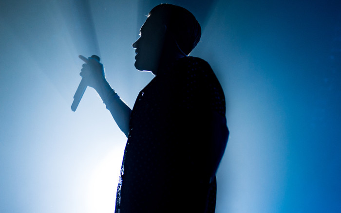 Nam ca sĩ bị người yêu cũ khởi kiện, đòi bồi thường hàng trăm tỷ đồng Ảnh 2