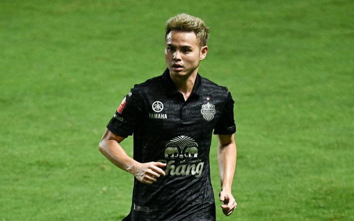 Đội trưởng Thái Lan Theerathon đăng 'bằng chứng' sau vụ đối thủ vây đuổi và suýt đánh anh Ảnh 2