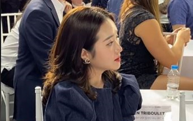 Cực kỳ kín tiếng trên MXH, bà xã Lương Xuân Trường nay lộ diện nhan sắc sau kết hôn lập tức gây chú ý Ảnh 2