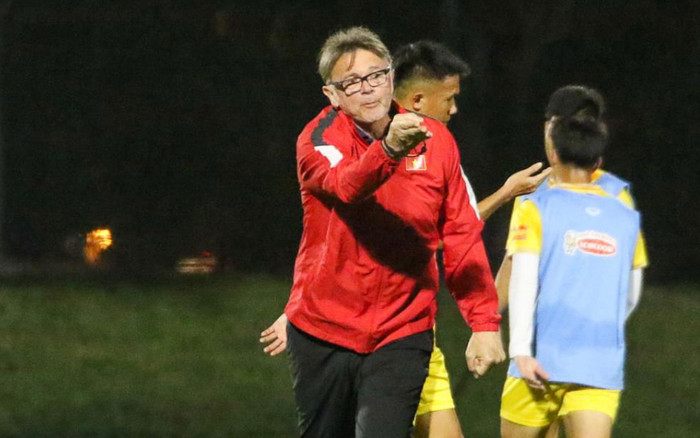 HLV Troussier quyết làm khác ông Park: Đá với các đội ĐNÁ phải kiểm soát bóng hoàn toàn Ảnh 2