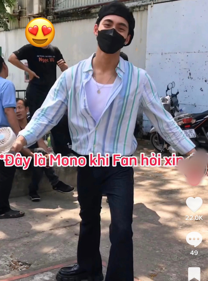 Trên mạng TikTok đăng tải đoạn clip ngắn ghi lại khoảnh khắc MONO rơi vào tình huống 'dở khóc, dở cười' khi các fan nữ ngỏ ý muốn xin 'sạch sành sanh' đồ trên người nam ca sĩ. 