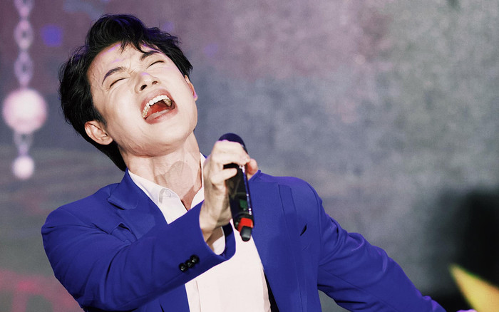 Khuôn mặt lấm lem của Trúc Nhân khi hăng say biểu diễn: Hát bằng cả tính mạng là có thật! Ảnh 2