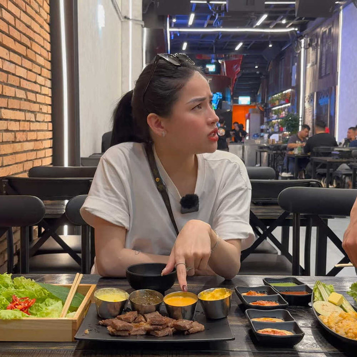 Chiến thần Hà Linh lại vừa ghé thưởng thức quán ăn của 'streamer giàu nhất Việt Nam', thái độ ra sao? Ảnh 2