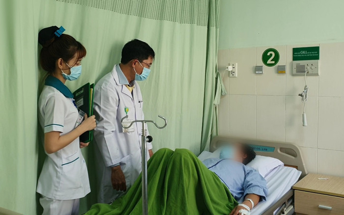 Đang ăn lẩu bất ngờ nuốt phải thứ này, người đàn ông nhập viện khẩn Ảnh 2