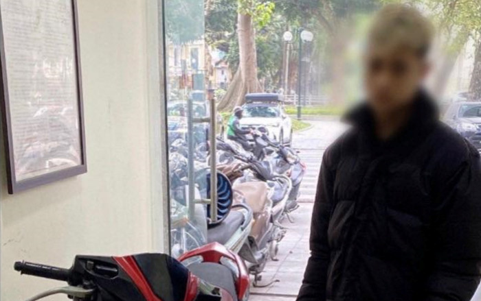 Bốc đầu xe máy trước Nhà hát lớn Hà Nội, thanh niên nhận cái kết đắng Ảnh 2