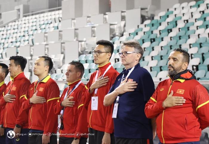 HLV Troussier: Tôi hài lòng dù thua UAE 0-4, kết quả thật sự không nằm ở bảng tỷ số Ảnh 1