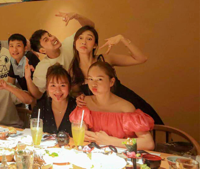 Tụ họp cùng Thanh Sơn, Khả Ngân khoe thân hình thanh mảnh, nhan sắc thăng hạng hậu biến cố sức khỏe Ảnh 6