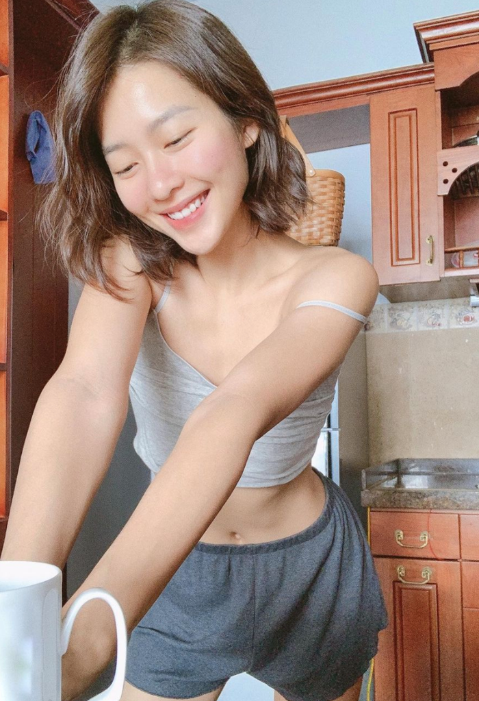 Trước đó cô nàng từng bị báo động về sức khỏe, thân hình gầy gò khiến nhiều fan lo lắng. 