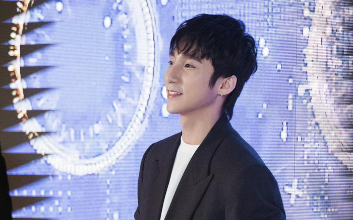 Giữa nghi vấn bí mật sang nước ngoài quay MV, Sơn Tùng bất ngờ lập thành tích đặc biệt Ảnh 2