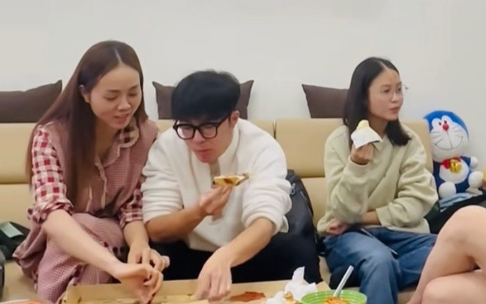 Không chỉ thân thiết với vợ cũ, vợ mới còn được lòng các con riêng của NSND Công Lý Ảnh 2