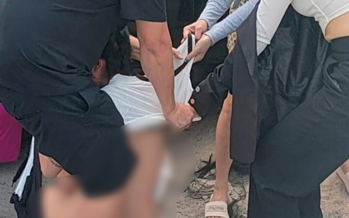 Một cô gái bị lột quần áo cắt tóc giữa phố ở Bình Dương, công an vào cuộc xác minh Ảnh 2