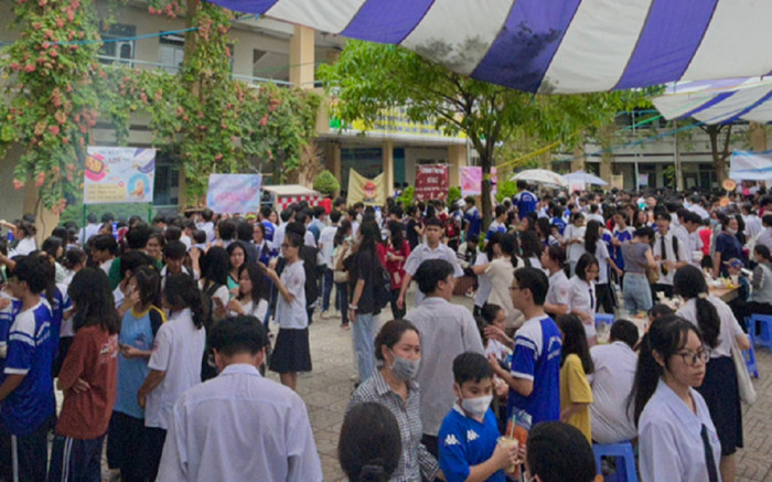 Nam sinh TP.HCM mồ côi ba bị kẻ xấu lừa 'ba con tai nạn' Ảnh 2